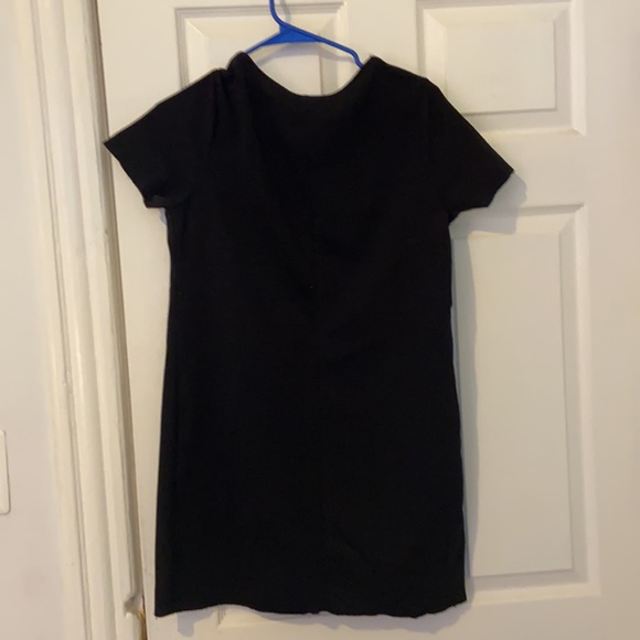 Black dress with flower details on front - Picture 2 of 2